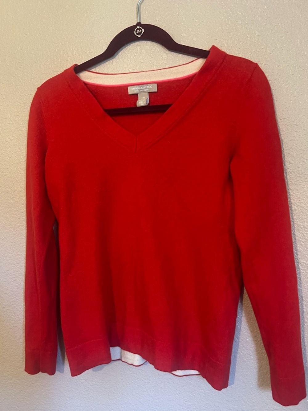 Banana Republic Women's merino wool blend red V-Neck Sweater